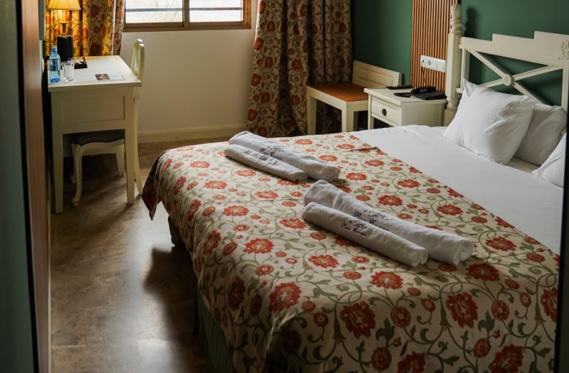hospedium-hotel-cabaneros-habitacion-superior-de-familia-21